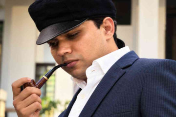 Rachit: From IIT-IIM to Big Business, but Wife and Daughter Rule His Heart!