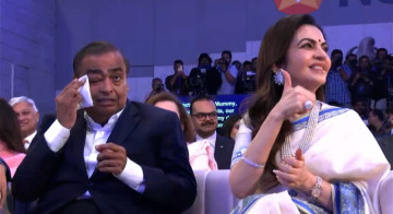 When Tears Tell the Story of Your Journey : Mukesh Ambani Gets Emotional at Jio’s Market Debut ❤️