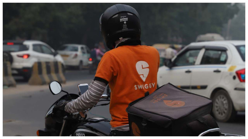 VIRAL POST | Bengaluru Man Orders SD Card, Gets Free Dhaniya With Swiggy Instamart Delivery