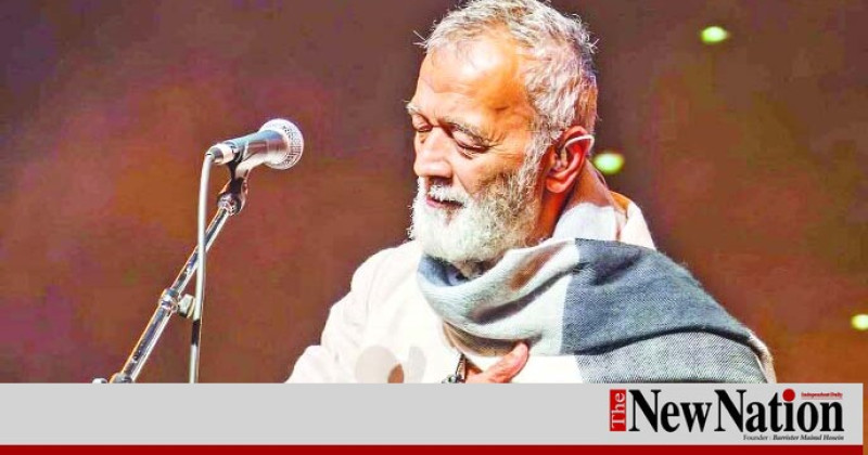 'Bury me wherever I die', Lucky Ali breaks down in tears at concert