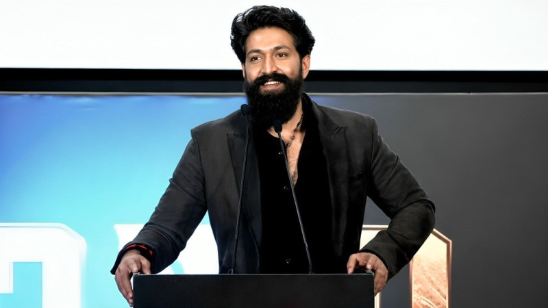 Everybody, it's Kannada not Kannad: Yash corrects interviewer, wins praise from fans
