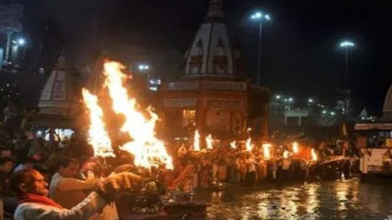 London to witness Ganga Aarti on Thames in September