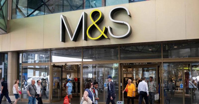 M&S shoppers can't get enough of these €26 wide leg stretch trousers
