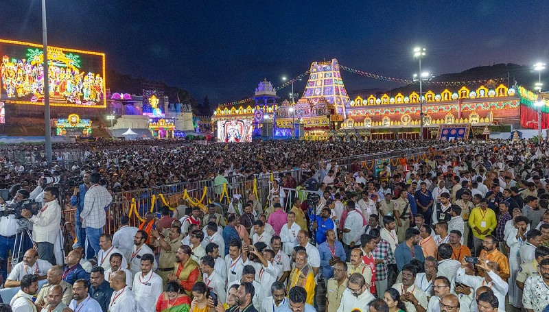 Garuda Seva Draws Thousands at Tirumala as Officials Adapt Crowd Plans for Better Devotee Darshan