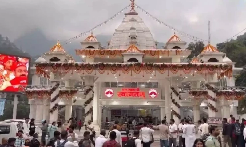 Devotees throng temples across country on first day of Shardiya Navratri