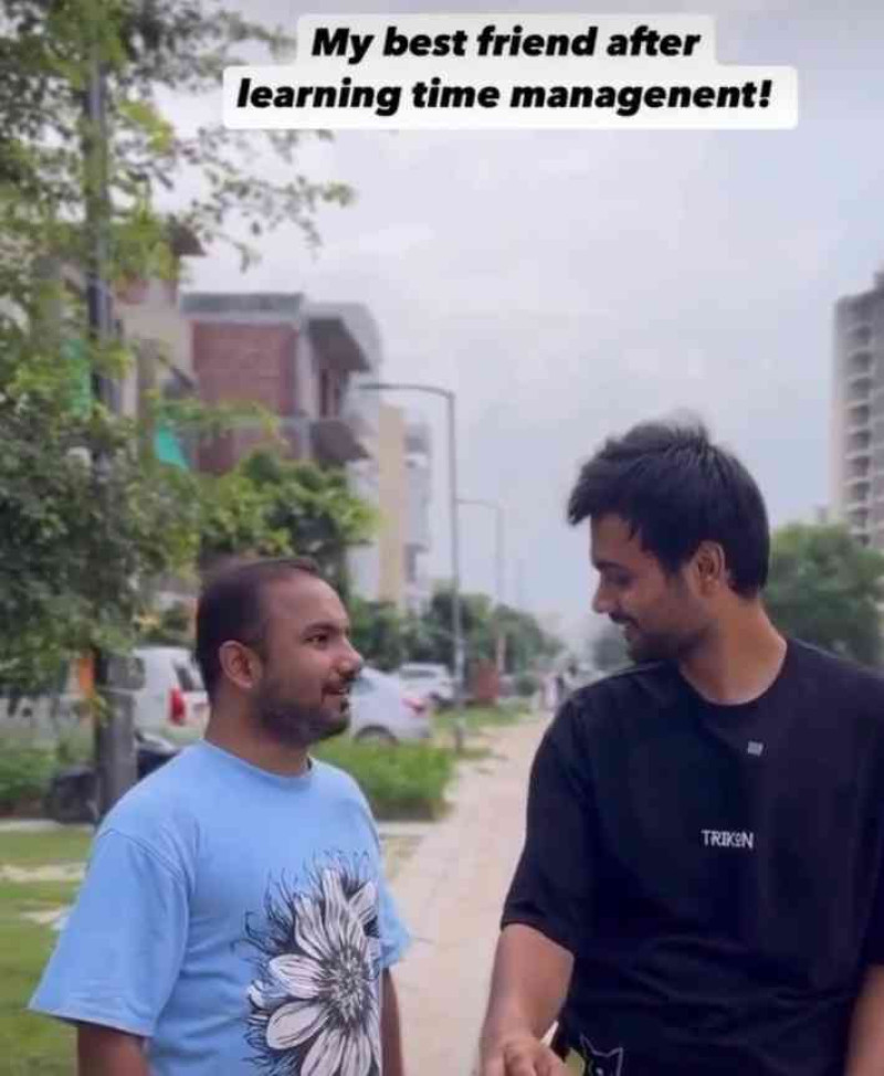 What happens when your best friend finally learns the art of time management? 🛵😂
