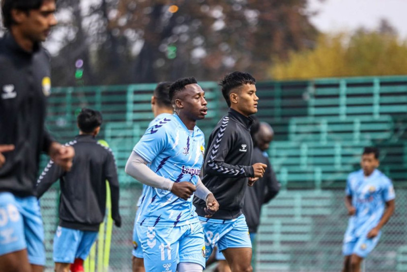 ⚽ Kashmir’s Football Season Kicks Off Under Floodlights! Real Kashmir FC to Host Nagaland United in IFL Opener 🏔️