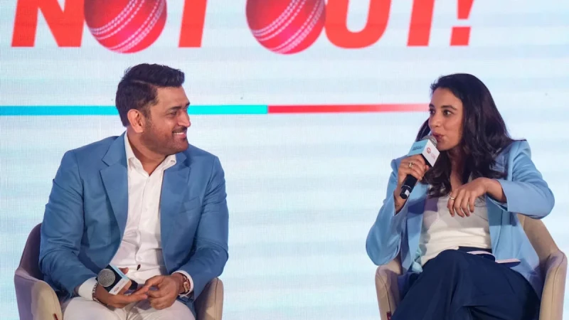 💙 Dhoni’s Rare WhatsApp Moment! MS Dhoni Personally Congratulated Smriti Mandhana After India’s World Cup Triumph